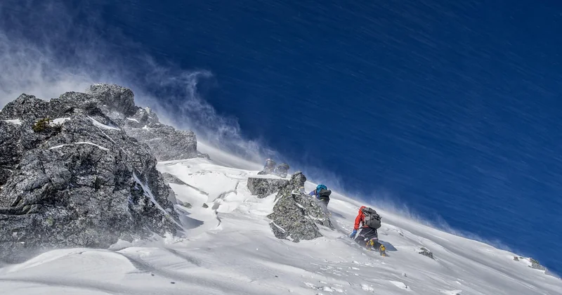 Résistance au vent et à la neige : le trou noir de la fiche produit